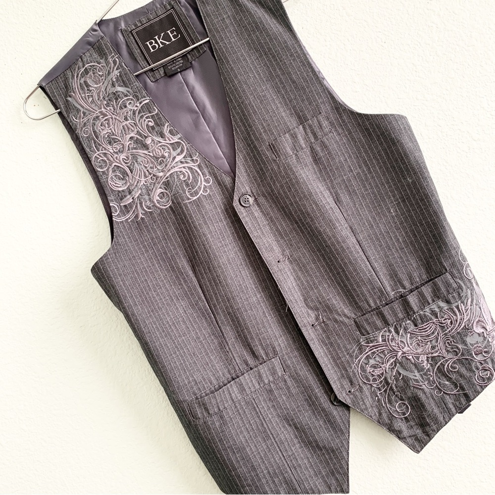 BKE mens embroidered sleeveless vest grey Small pockets stripes
